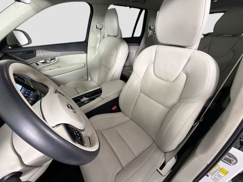 Certified 2023 Volvo XC90 B6 Ultimate w/ Lounge Package image 21