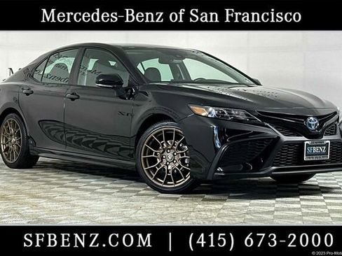 Used 2023 Toyota Camry SE image 1