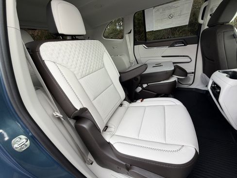 New 2026 GMC Acadia Denali w/ Super Cruise Package image 22