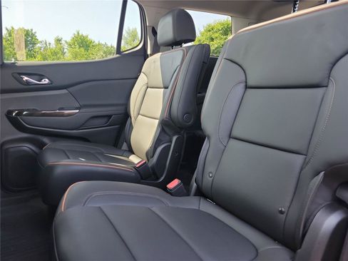 Used 2023 GMC Acadia AT4 w/ Technology Package AWD/4WD image 14