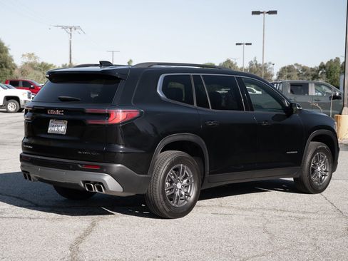 Used 2025 GMC Acadia Elevation image 4