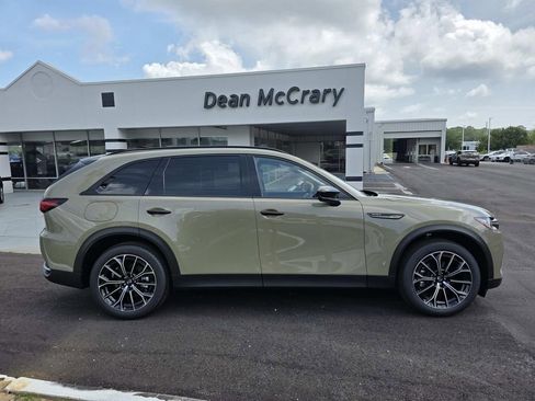 Certified 2025 MAZDA CX-70 Plug-In Hybrid w/ Premium Plus AWD/4WD image 2