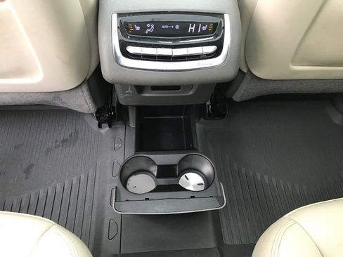 Used 2021 Cadillac XT6 Premium Luxury image 29