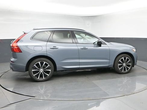 Used 2023 Volvo XC60 B5 Plus AWD/4WD image 9