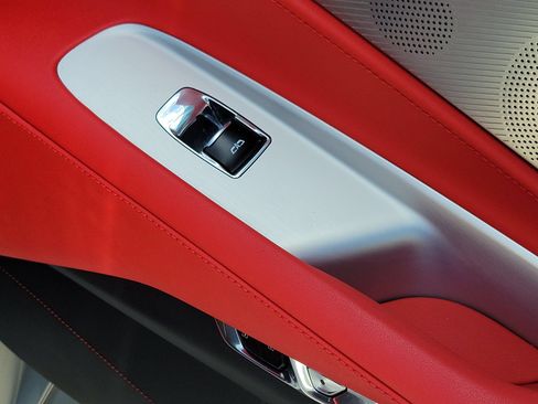 Used 2023 Chevrolet Corvette Stingray Preferred Cpe w/ Z51 Performance Package RWD image 30