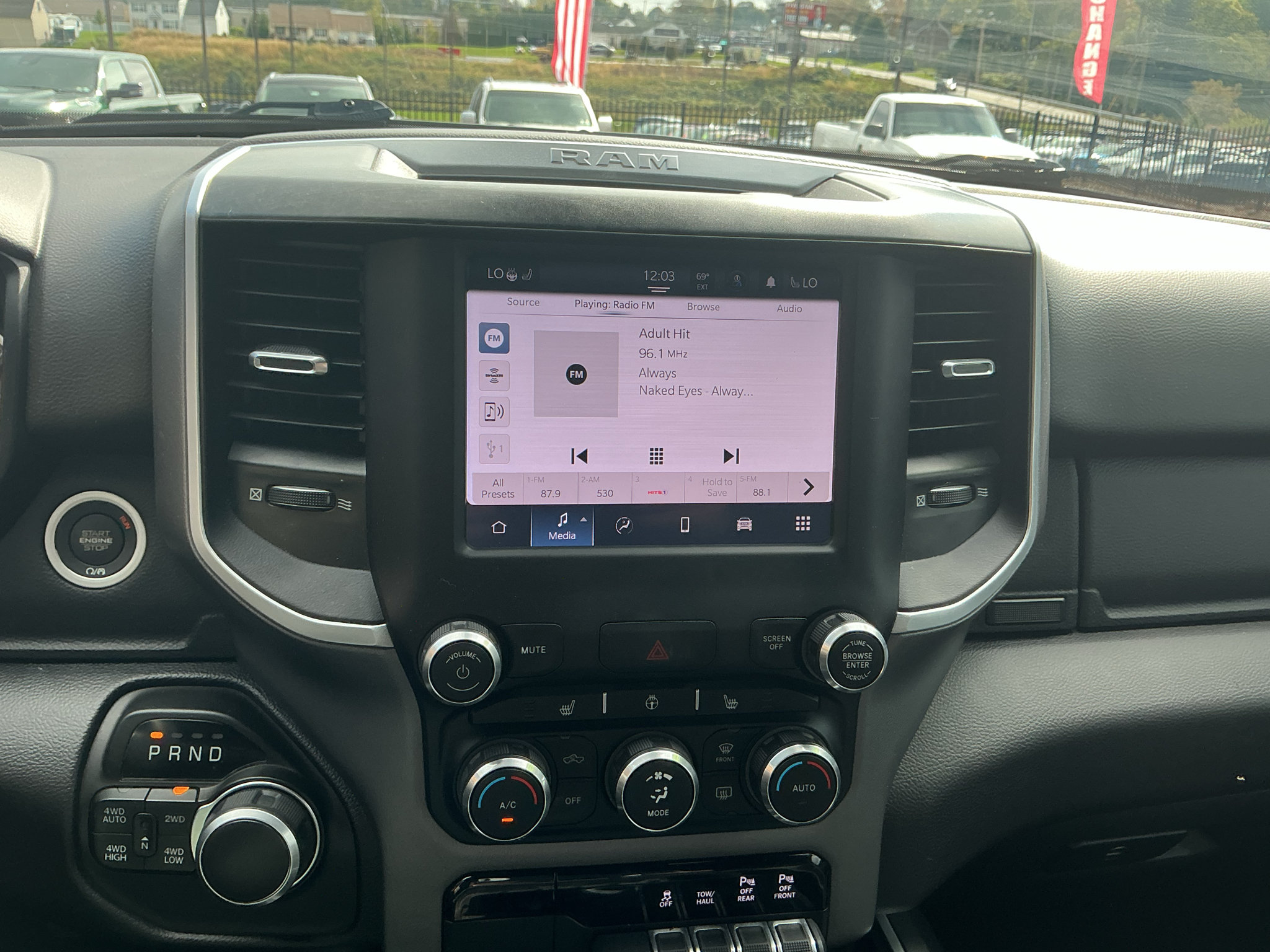 Used 2022 RAM 1500 Big Horn w/ Night Edition AWD/4WD image 17