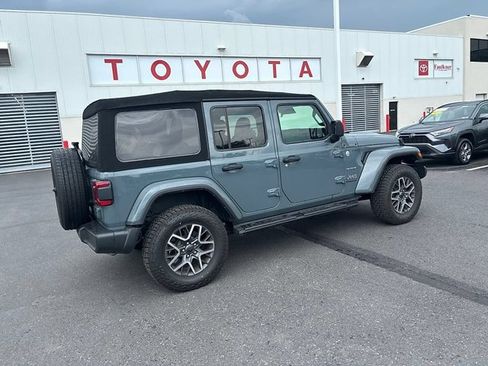 Used 2024 Jeep Wrangler Unlimited Sahara w/ Technology Group AWD/4WD image 8