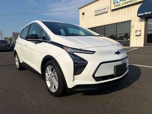 Used 2022 Chevrolet Bolt LT FWD image 1