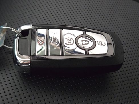 New 2026 Lincoln Navigator Premiere AWD/4WD image 28