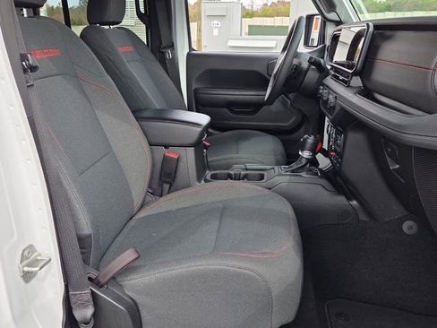 Used 2024 Jeep Wrangler Rubicon image 15