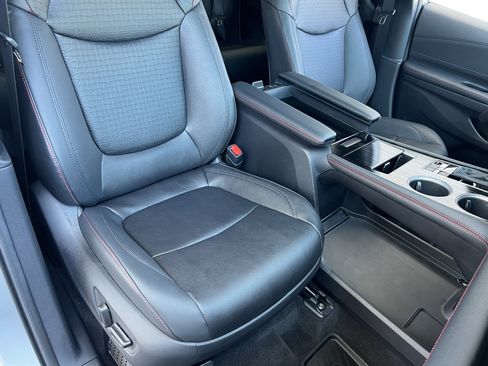 Used 2025 Toyota Sienna XSE AWD/4WD image 21