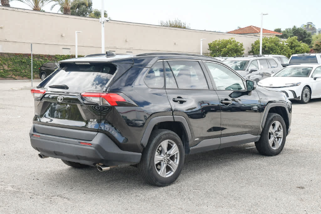 Used 2025 Toyota RAV4 XLE AWD/4WD image 10