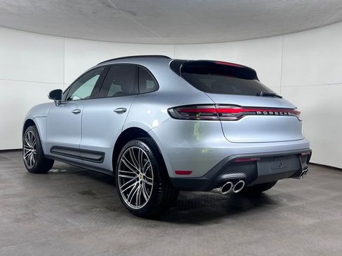 Certified 2026 Porsche Macan AWD/4WD image 3
