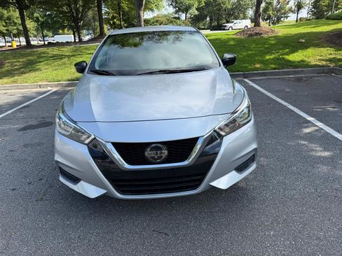 Used 2020 Nissan Versa S FWD image 2