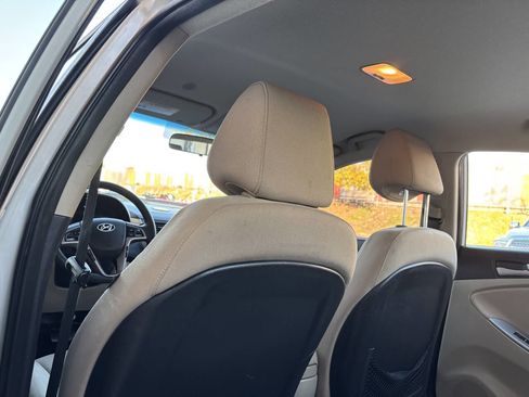 Used 2016 Hyundai Accent SE w/ Option Group 02 image 16