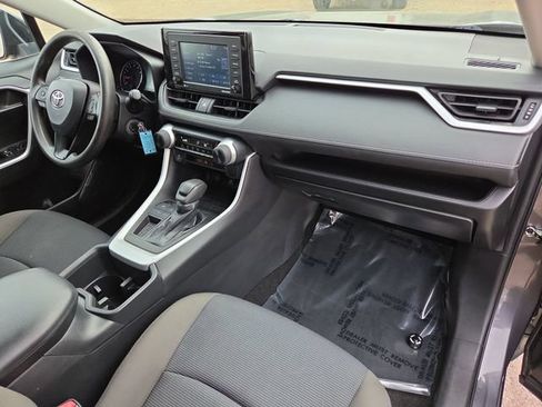 Used 2022 Toyota RAV4 LE FWD image 27