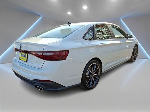 Certified 2025 Volkswagen Jetta GLI Autobahn FWD image 4