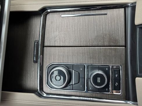 Used 2023 Ford Expedition Limited AWD/4WD image 20