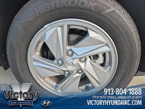 Used 2025 Hyundai Elantra SE FWD image 25