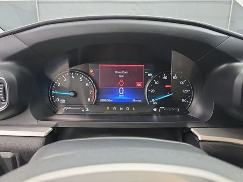 Used 2022 Ford Explorer XLT w/ Equipment Group 202A image 28