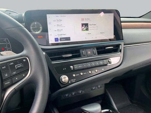 Used 2025 Lexus ES 350 w/ Premium Package FWD image 7