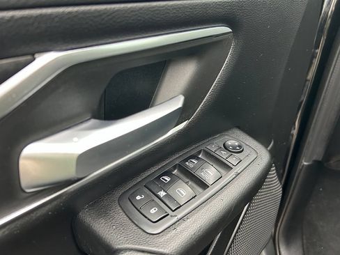 Used 2019 RAM 1500 Big Horn AWD/4WD image 10