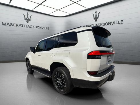 Used 2024 Lexus GX 550 w/ Cold Area Package AWD/4WD image 16