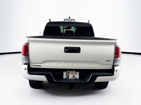 Used 2021 Toyota Tacoma TRD Off-Road w/ Technology Package AWD/4WD image 8
