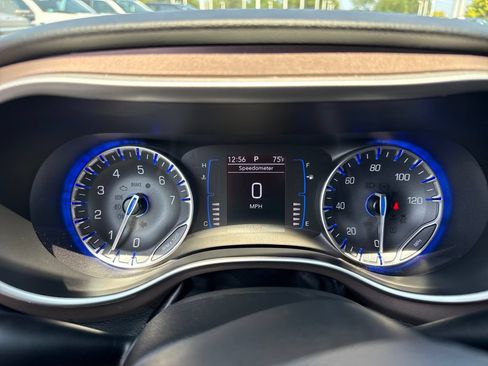 Used 2023 Chrysler Voyager LX FWD image 30