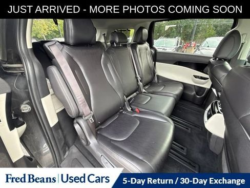 Used 2023 Kia Carnival EX FWD image 15