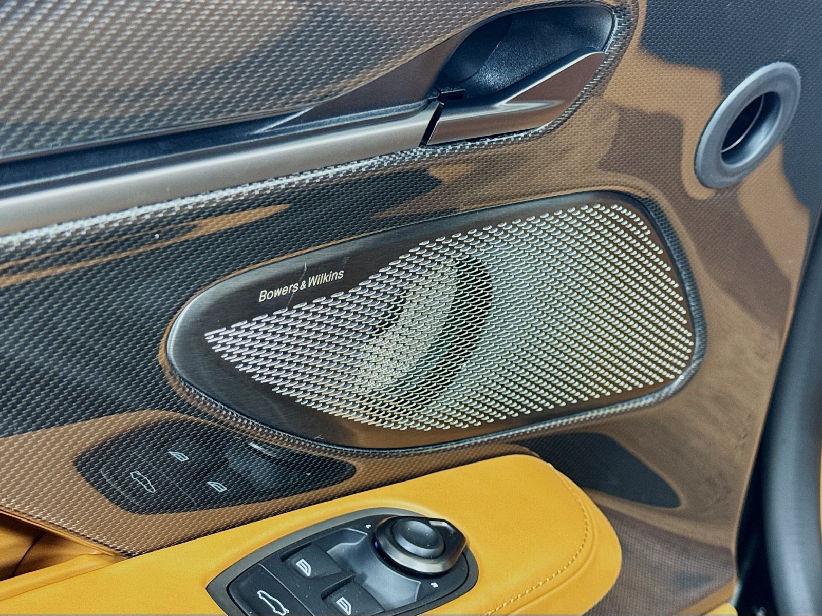 Used 2026 Aston Martin Vanquish Convertible RWD image 18