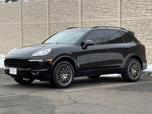 Used 2017 Porsche Cayenne Platinum Edition w/ Premium Package (PJV) image 4