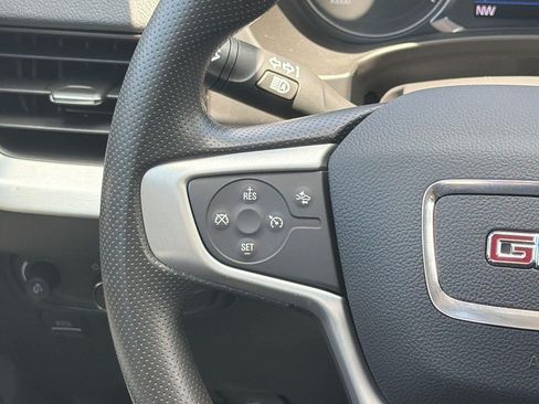 Used 2022 GMC Terrain SLE w/ Driver Convenience Package FWD image 8