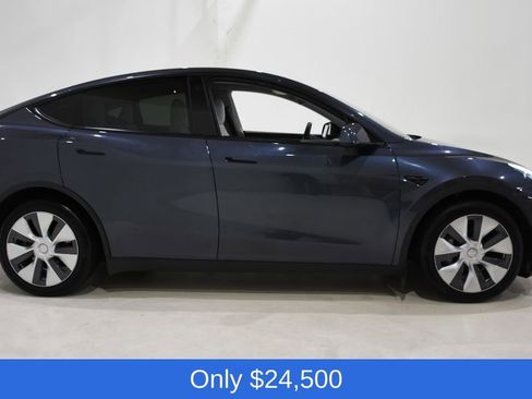 Used 2021 Tesla Model Y Long Range image 3