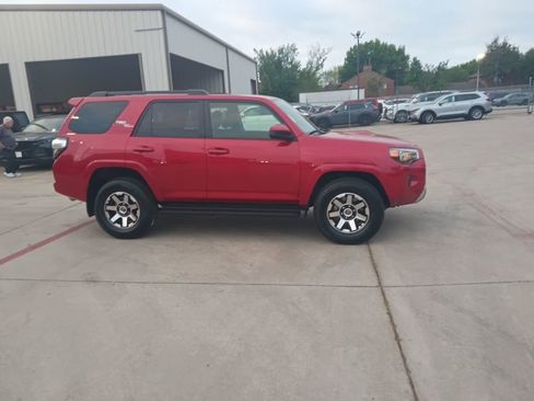 Used 2024 Toyota 4Runner TRD Off-Road image 7