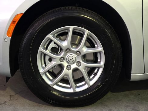 New 2026 Chrysler Pacifica Select image 9