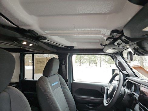 Used 2025 Jeep Wrangler Unlimited Rubicon 4xe w/ Convenience Group image 13