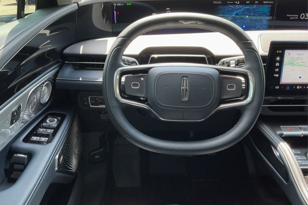 Used 2025 Lincoln Nautilus Reserve AWD/4WD image 14