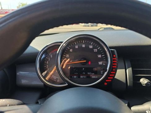 Used 2015 MINI Cooper 4-Door Hardtop image 6