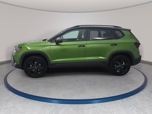 New 2026 Volkswagen Taos SE AWD/4WD image 8