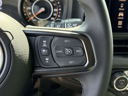 Used 2025 Jeep Wrangler Unlimited Sport AWD/4WD image 33