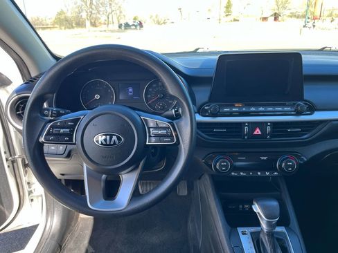 Used 2019 Kia Forte LXS image 13