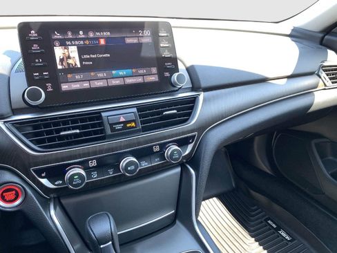 Used 2018 Honda Accord EX image 20