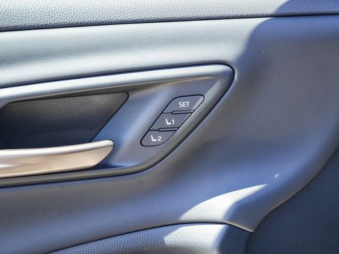 New 2025 Toyota Crown Signia Limited image 26