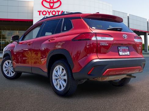 Certified 2022 Toyota Corolla Cross LE AWD/4WD image 8