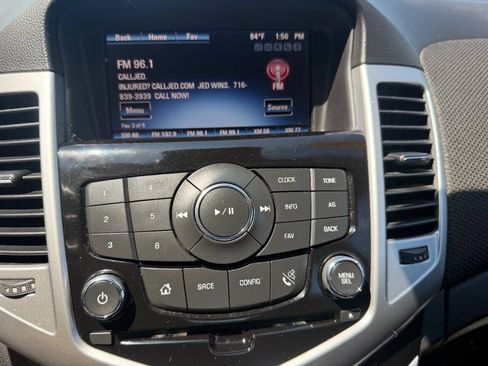 Used 2016 Chevrolet Cruze LT w/ Technology Package FWD image 21