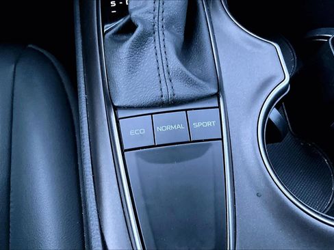 Used 2023 Toyota Camry SE image 33