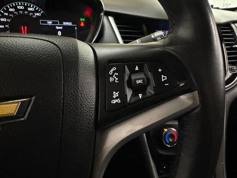 Used 2021 Chevrolet Trax LT w/ LT Convenience Package AWD/4WD image 48