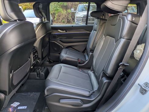 New 2025 Jeep Grand Cherokee L Overland w/ Advanced Protech Group III image 25