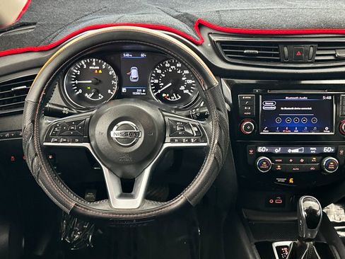 Used 2019 Nissan Rogue SV FWD image 13
